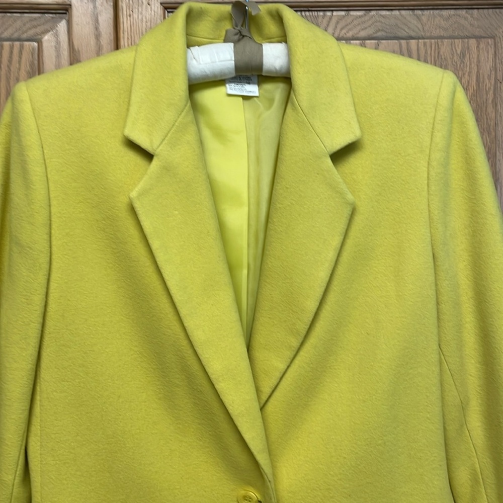 Harve Benard Vibrant Wool Yellow Blazer - Picture 2 of 9